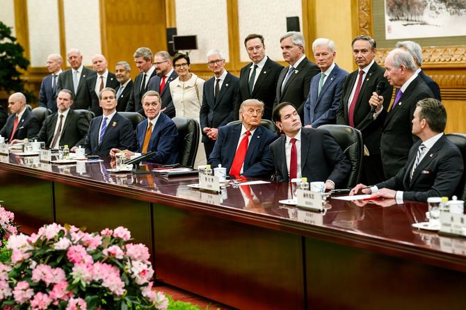 2026年5月14日、北京の人民大会堂でトランプ米大統領に同行してきた米国の経営者らと会談
