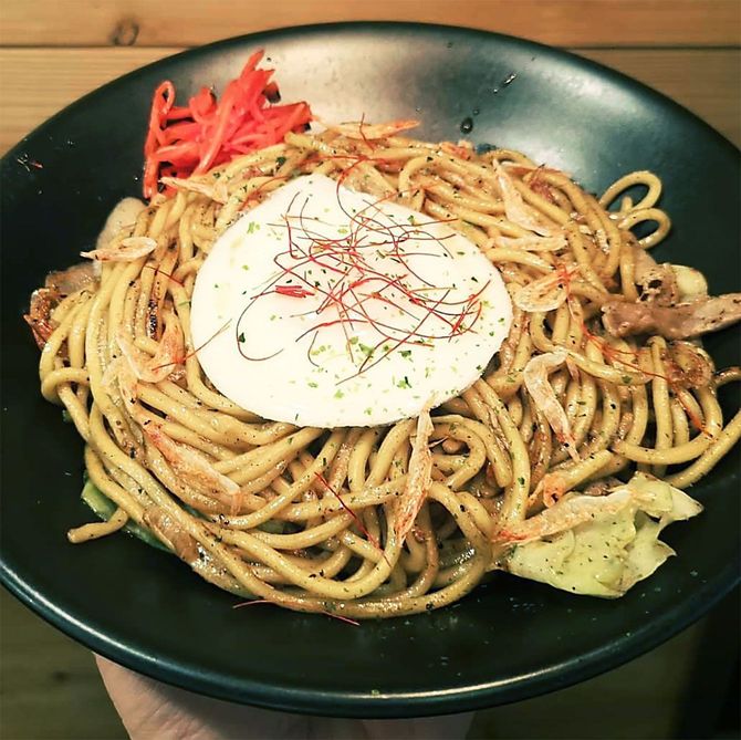 新メニューとして開発した塩焼きそば