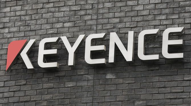 キーエンスのロゴマーク＝2020年6月17日、大阪市東淀川区