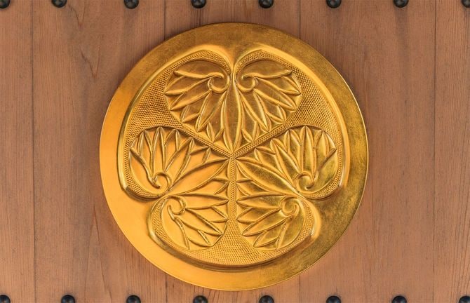 将軍一族徳川の金の紋章