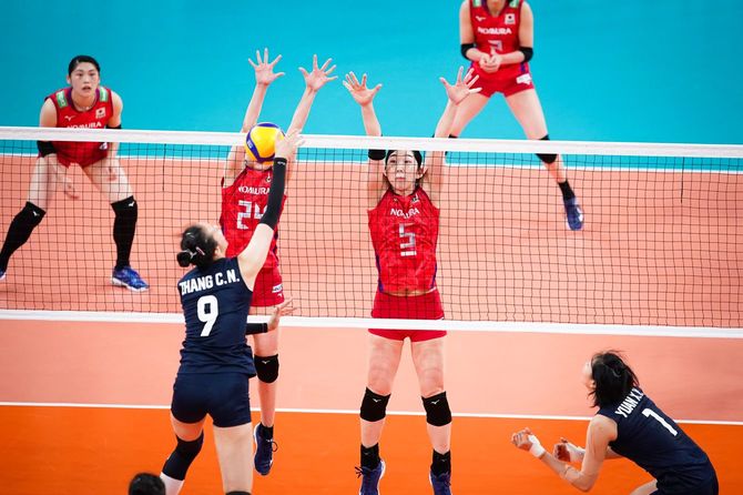 試合中の荒木絵里香さん（背番号5番）