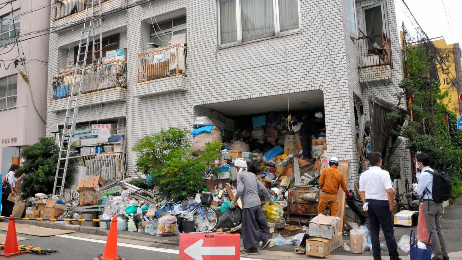 実家の"ごみ屋敷化"はここから始まる…帰省のときに必ず目を光らせたい家の中の意外な場所【2024夏のイチオシ】 ｢ウチの親はきれい好きだから大丈夫｣は危険