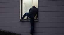 ｢強盗に狙われやすい家｣には共通点がある…元警視庁捜査官が勧める｢家を守る防犯対策｣9選