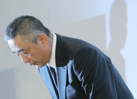 吉本が所属芸人と契約書を交わさない理由 だから2010年に上場廃止を選んだ President Online プレジデントオンライン