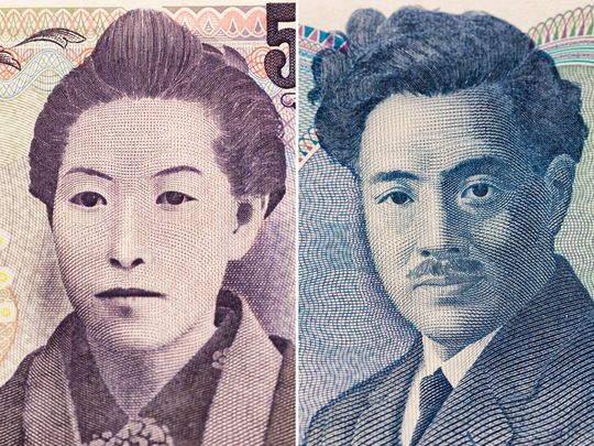 5000円札の樋口一葉と1000円札の野口英世