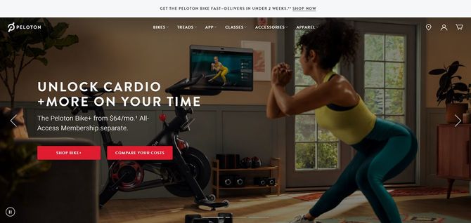 ペロトンの公式サイト。番組を見ながら体を動かす女性