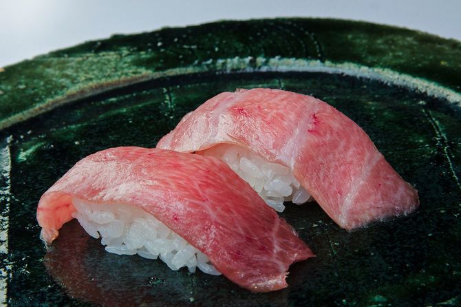 マグロの手持ち寿司