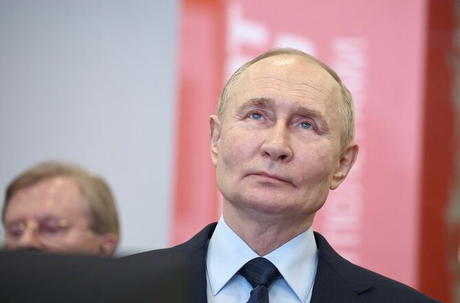 2025年1月28日、ロシアのプーチン大統領、サマラにある無人航空機システムの研究・生産センターを訪問