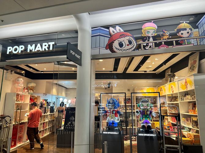 ニューヨークにあるポップマートの店頭