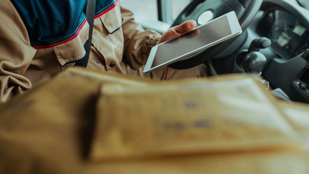 一日12時間の肉体労働で月収34万…ホワイトカラー→宅配ドライバーに転落した53歳男性が語る日本社会の非情 特別な資格や特技のない人間は､長時間労働か低賃金の仕事しかない