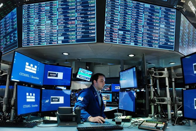 ニューヨーク証券取引所のトレーダー