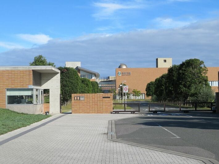 海陽中等教育学校（写真＝Evelyn-rose／CC-Zero／<a href="https://commons.wikimedia.org/wiki/File:Kaiyo-Academy-1.jpg" target="_blank">Wikimedia Commons</a>）