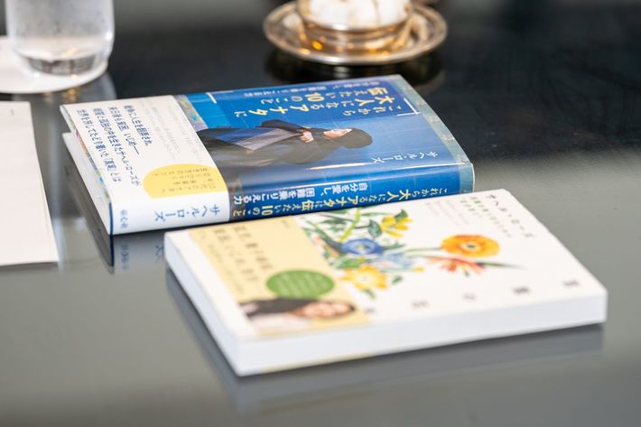 サヘル・ローズ著『<a href="https://www.amazon.co.jp/dp/4494020850/ref=nosim?tag=f-pol-22" target="_blank">これから大人になるアナタに伝えたい10のこと　自分を愛し、困難を乗り越える力</a>』（童心社）、『<a href="https://www.amazon.co.jp/dp/406526636X/ref=nosim?tag=f-pol-22" target="_blank">言葉の花束　困難を乗り切るための“自分育て”</a>』（講談社）