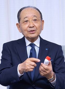多くの商品開発を手掛けてきた小林製薬の小林一雅会長