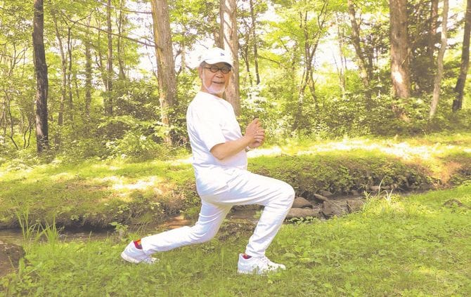 「ズボラ筋トレ」を実践する鎌田實先生