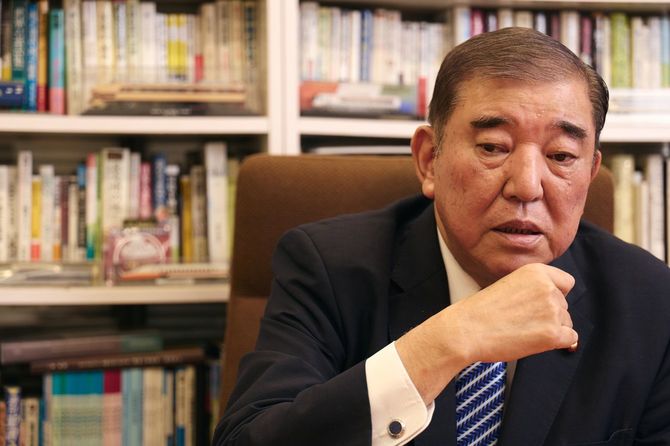 自民党の石破茂前首相。「政治家に絶対なるな。お前にできる仕事ではない」が父の遺言の一つだったという
