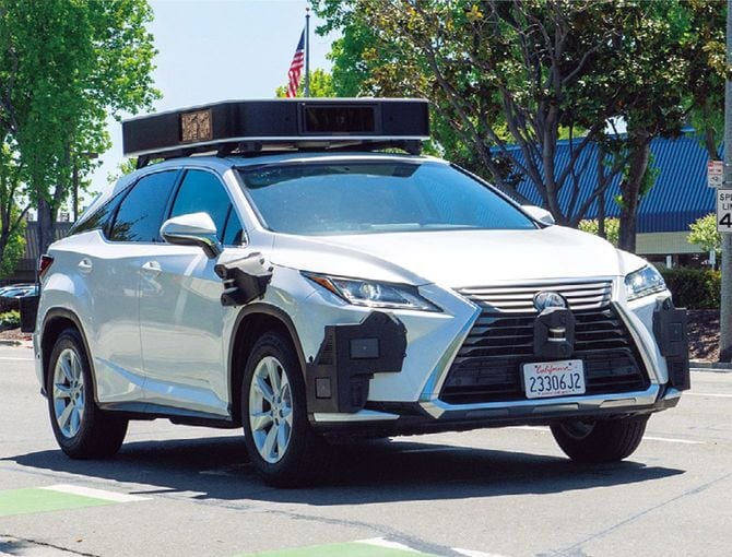 アップルの自動運転のテスト車両（2023年5月撮影）。