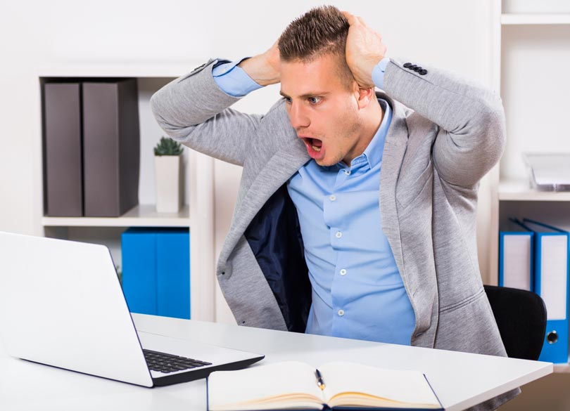 不倫相手宛てを社内誤送信してしまったら 「囚われた時点」で落とし穴