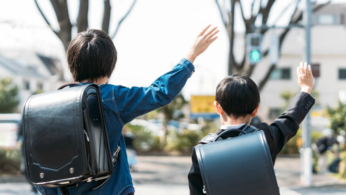 「黄色い帽子が並ぶ姿」にほっこり...都心のタワマンに住む中国人が驚いた「観光ではまず見かけない」日常風景