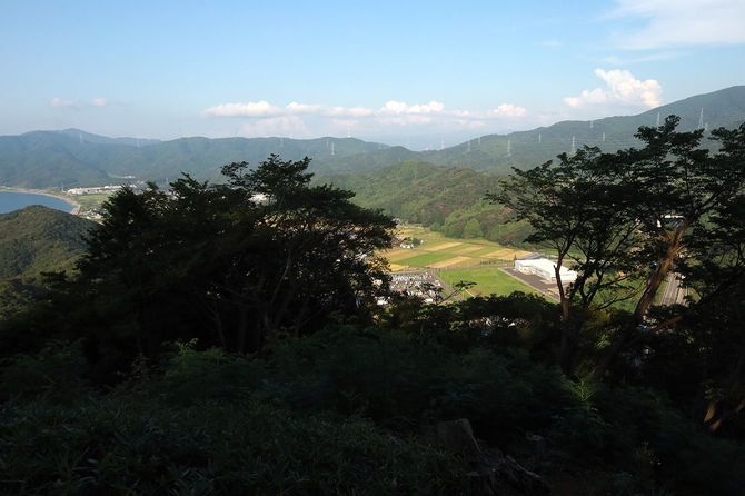 国吉城本丸より関峠・敦賀方面