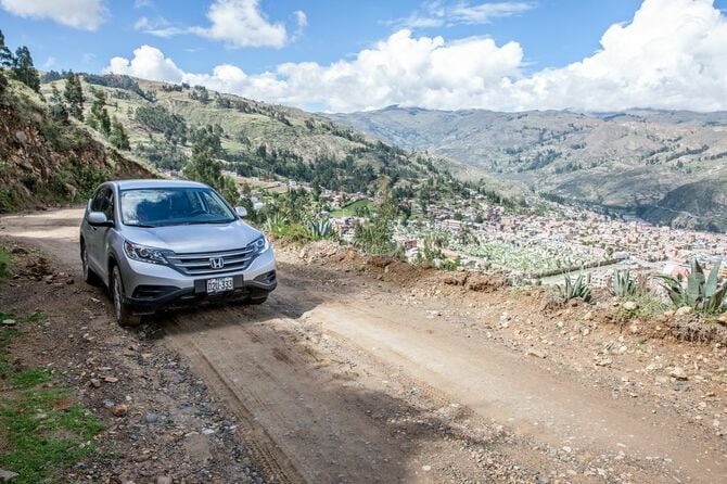 南米ペルーの山地で使われているホンダの車
