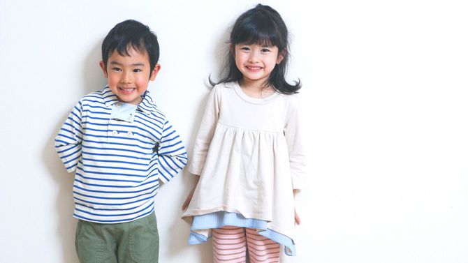 笑顔の少年と少女