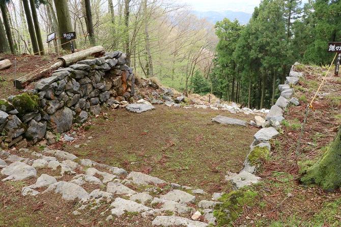 主郭内部から見た枡形虎口