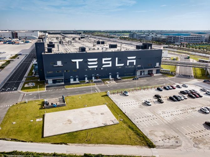 テスラ自動車工場