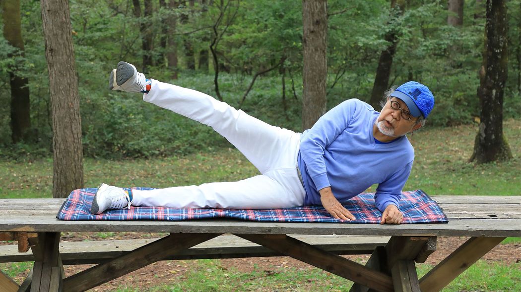 イスから片足で立ち上がって3秒キープできるか…65歳で全身が老化する人､90歳になっても元気な人の違い 鎌田實さん提唱｢ズボラ筋トレ｣+｢たんぱく質｣が人生を変える