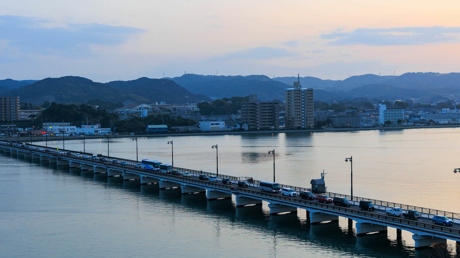 地方移住で悠々自適だった50歳ライターが｢ここにいてはマズいかも｣と焦りを覚えはじめた"お金以外の理由" ｢仕事に邁進する日々｣への未練が生まれつつある