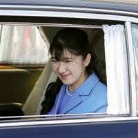 愛子さまの“令和のファッション”をチェック 卒業式での「手描き