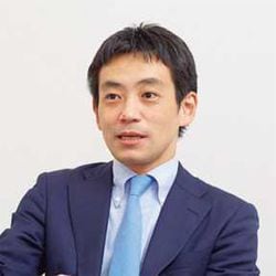 調達コンサルタント・未来調達研究所取締役 坂口孝則　Takanori Sakaguchi 1978年、佐賀県生まれ。大阪大学経済学部卒業後、電機メーカー、自動車メーカーで調達・購買業務に従事。サプライチェーン分野の知識を使い、ものづくり領域の先端解説などを行う。著書多数。