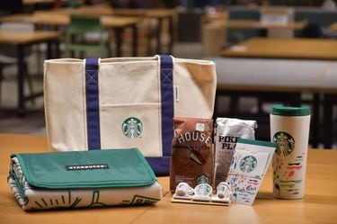 転売ヤーから従業員を守りたい｣スタバ福袋が