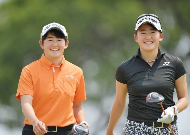 岩井明愛（左）と岩井千怜（右）