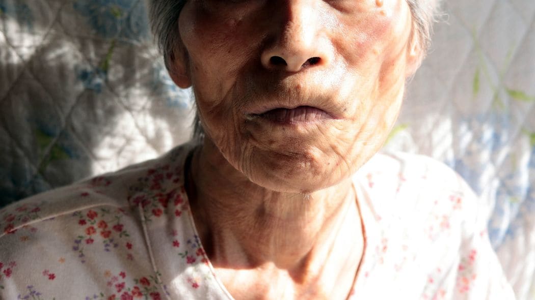 いくら親の面倒をみても｢ありがとう｣の一言もない…感謝ゼロの介護地獄で疲弊する自分にご褒美をあげる方法 遠距離介護歴12年の実践者｢親の介護では自分をいちばんに考えるべき｣