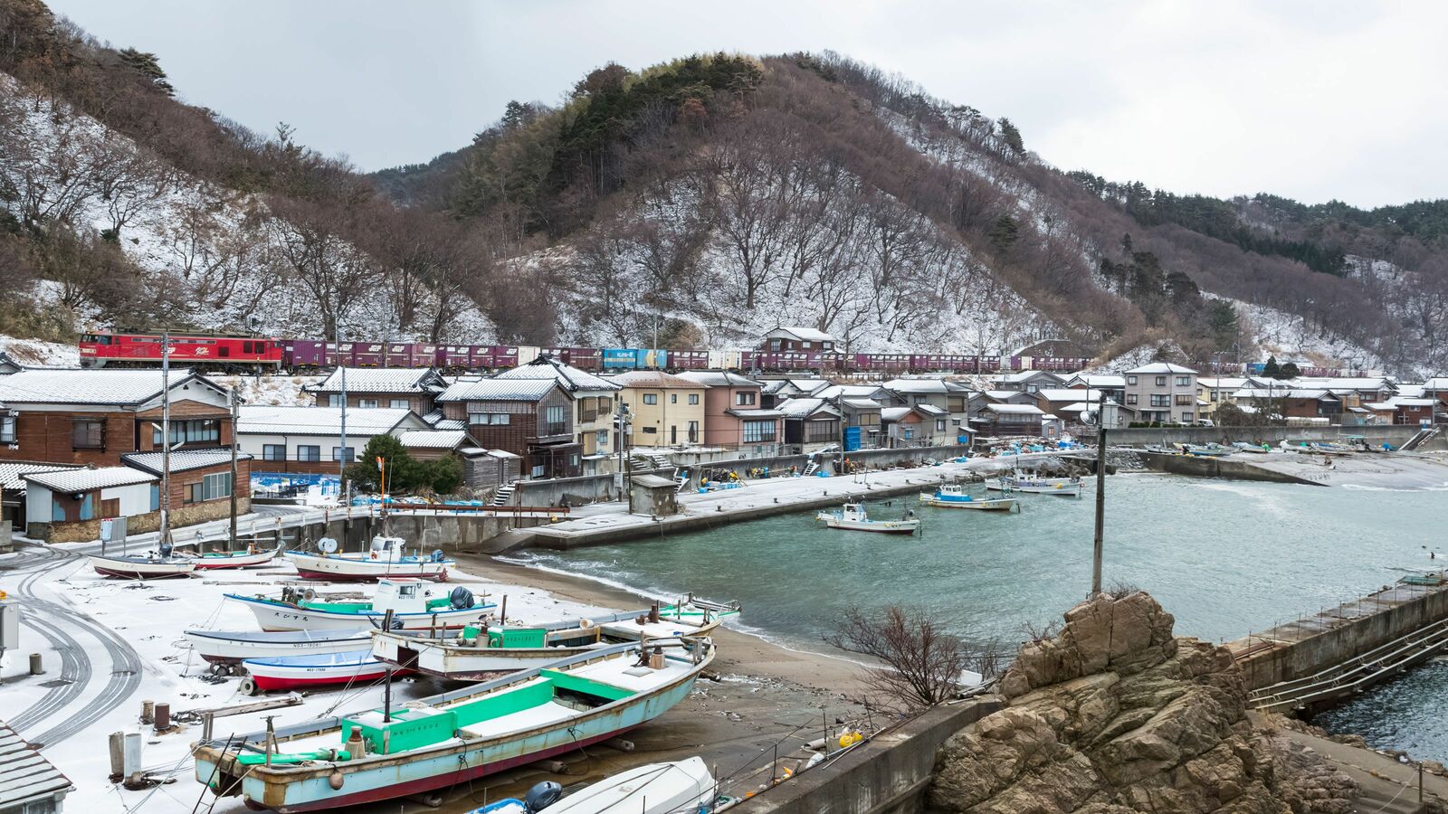 2位は秋田県｢東能代―大館間｣で32億円､1位は…業績好調のJR東日本が直面する｢赤字ローカル線区｣ワースト3 鉄道･バスの二択では地域ニーズに対応できない