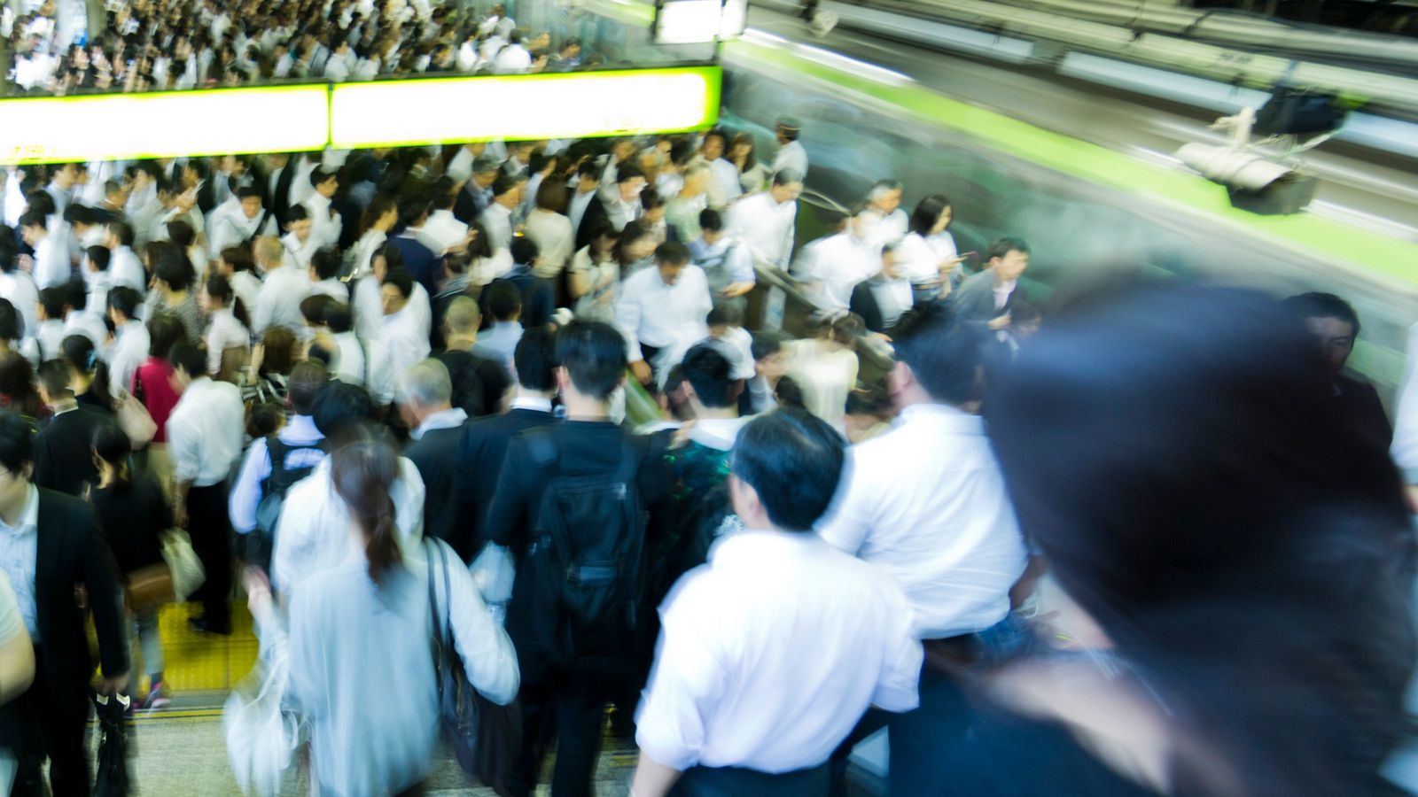 コロナ禍でも､なぜ中国人は日本の満員電車に｢感動している｣のか 欧米に同情できないが､日本は別だ!