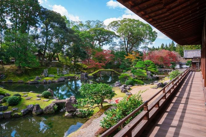 《醍醐寺三宝院庭園》(安土桃山時代・慶長3年〔1598〕)