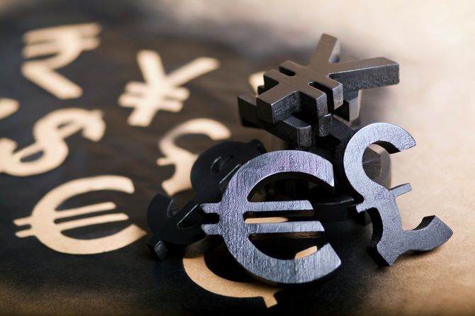 ドル、円、ユーロなどの通貨記号