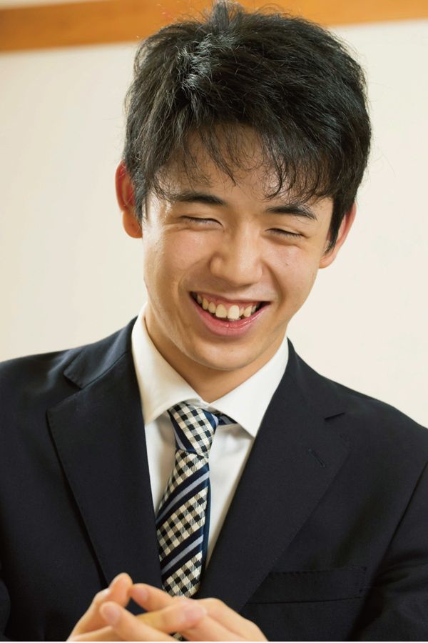 インタビュー時。子供時代を振り返るときには表情が特に柔らかくなった。（撮影＝竹内さくら）