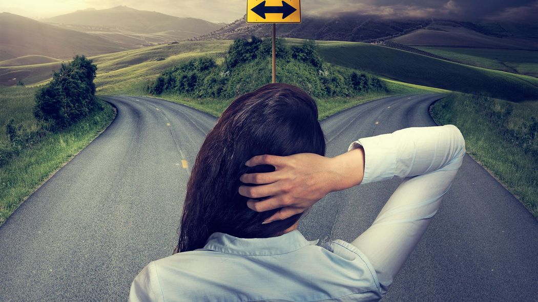 これは他人事ではない…右の道と左の道の先に同量の干し草が見えるのに､なぜロバは動かずに餓死したのか ｢選択を誤ってしまうかもしれない｣という恐れでフリーズした