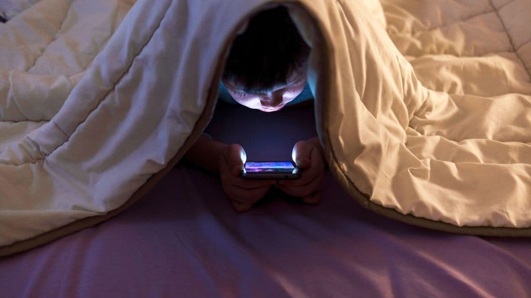 だから日本人の平均身長が縮んでしまった…｢スマホで夜更かし｣と子どもの身長の深い関係 足がぐっと伸びる時期に十分伸ばし切れていない