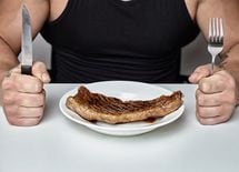 「筋トレ後にステーキ」は大間違いな理由