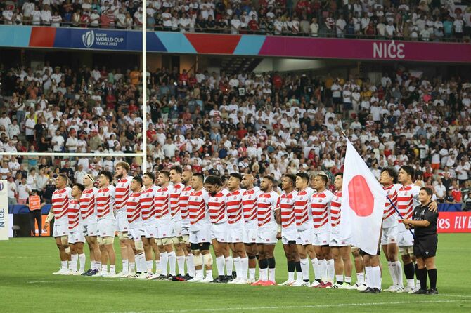 1次リーグ・イングランド－日本。試合前に整列する日本代表＝2023年9月17日、フランス・ニース