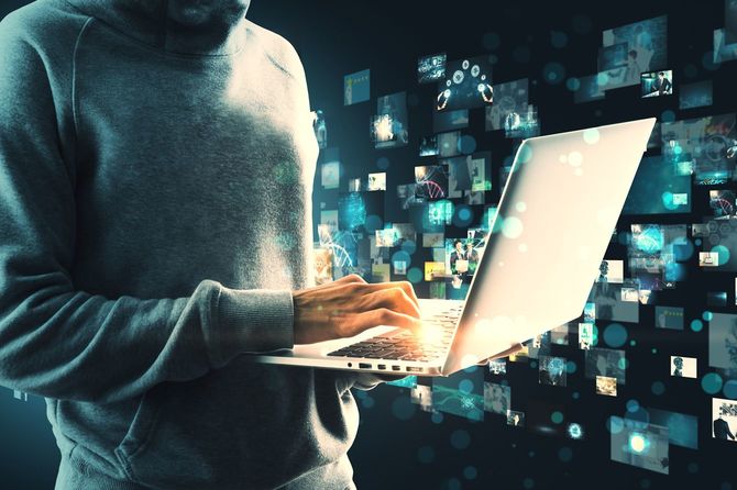 画像ハッキングをする人