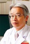 東京医科大学皮膚科教授<br>
<strong>坪井良治</strong>