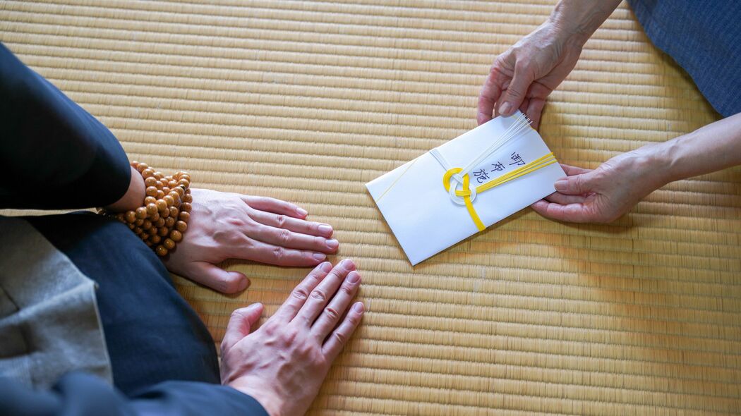 お布施12万円のうち7万円が"手数料"で消えた…葬式を回って経を読む｢派遣僧侶｣の知られざる"収入事情"