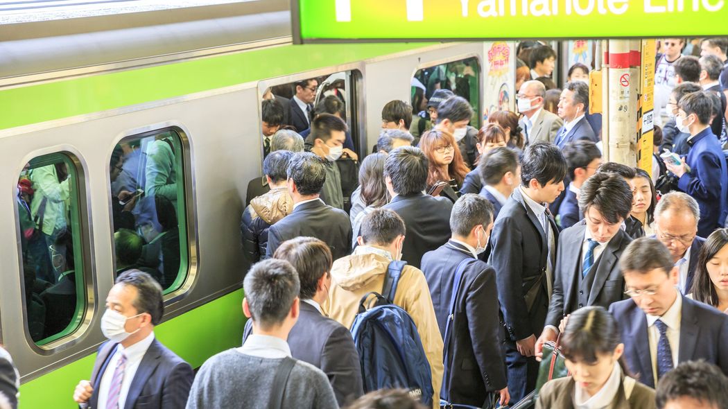 満員電車の通勤客の犠牲で成り立っている…鉄道会社が｢赤字続きのローカル線｣を存続させる意味はあるのか バスへの転換が簡単には進まない事情