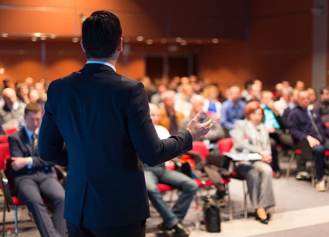 ゾゾ前澤 聴衆の心を掴む“赤い靴物語” 話の冒頭で「小さな欠落」を伝える