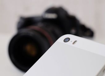 スマホ利用拡大「デジカメ全滅時代」